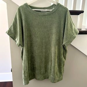 Short Sleeve Green Sweater - super soft - size L